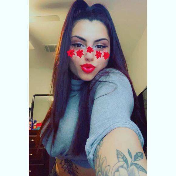 Profile Picture of Tiffany Vaeth (@tiff1330) on Poshmark