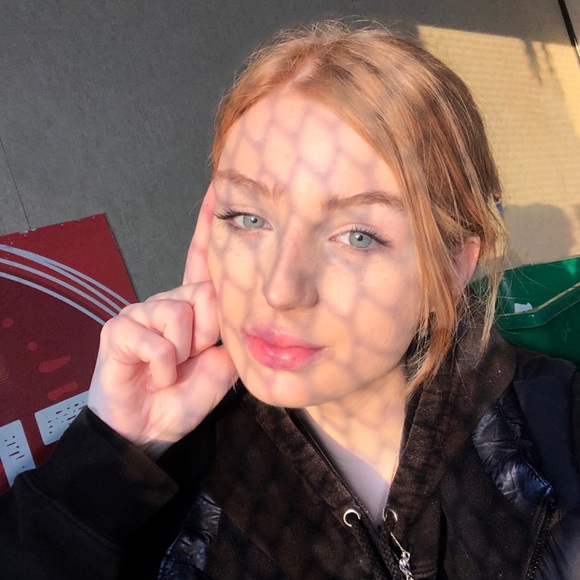 Profile Picture of Noemie Rheault (@noemierheault) on Poshmark