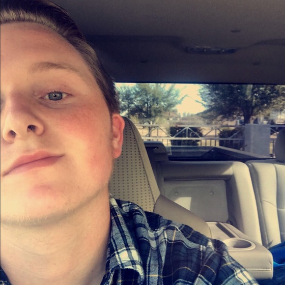 Profile Picture of Sheldon Edwards (@sheldon_edwards) on Poshmark