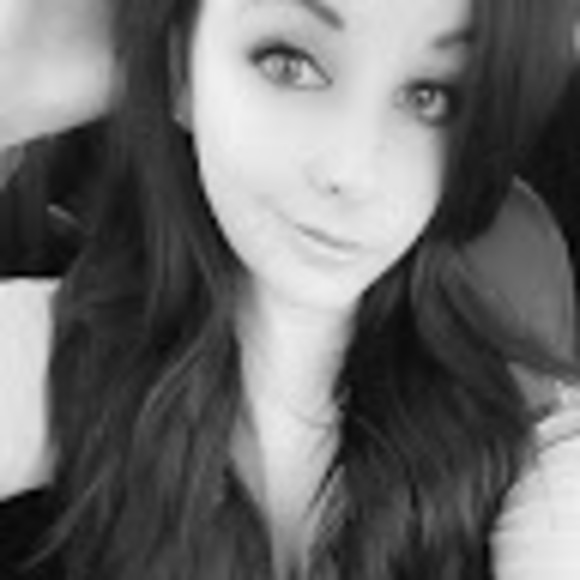 Profile Picture of Molly Seaton (@mollyeisert) on Poshmark