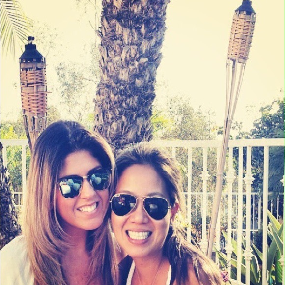 Profile Picture of Mariana Yoshimura (@marianatamyo) on Poshmark