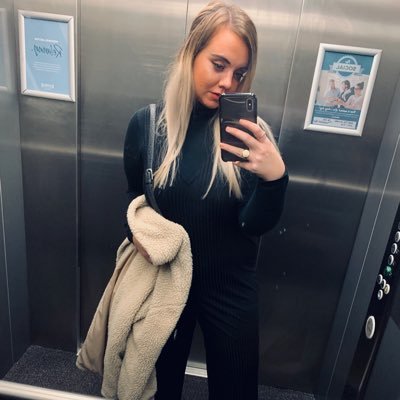 Profile Picture of Julie Boyd (@Julie_Bleuu) on Twitter