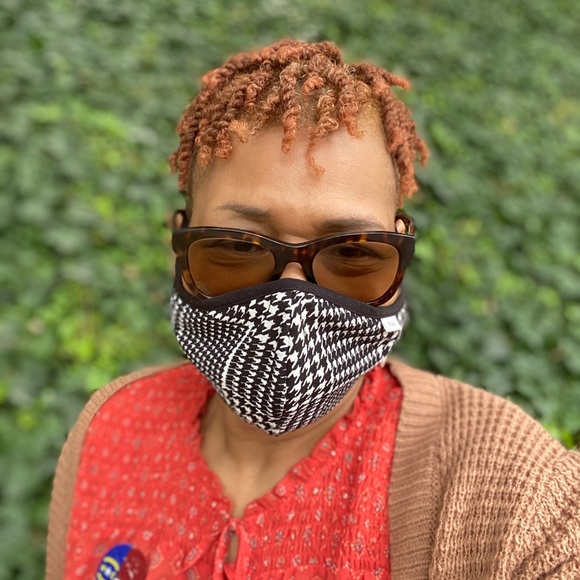 Profile Picture of Kim Troy (@kimtroy550) on Poshmark