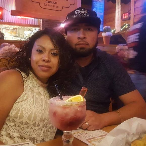 Profile Picture of Alvarez Alvarez (@alvarezalvar375) on Poshmark