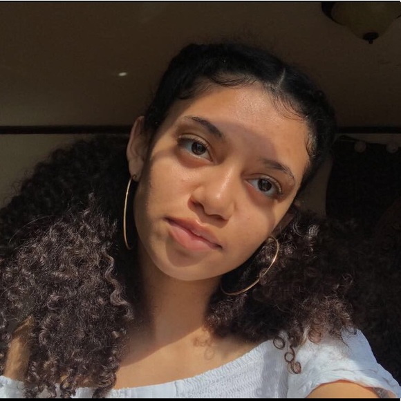 Profile Picture of Saba Manetti-tesfaye (@saba_manetti) on Poshmark