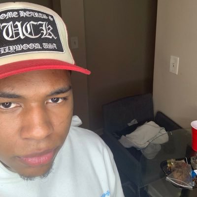 Profile Picture of A.Pesos (@APesos12) on Twitter