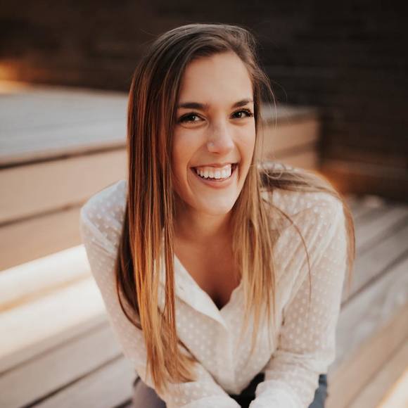 Profile Picture of Cierra Goerish (@cierragoerish) on Poshmark