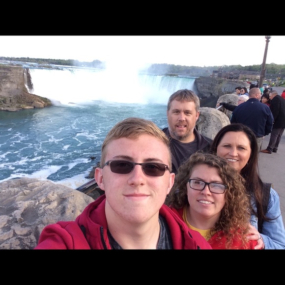 Profile Picture of David Brandon (@extremeswimmer) on Poshmark
