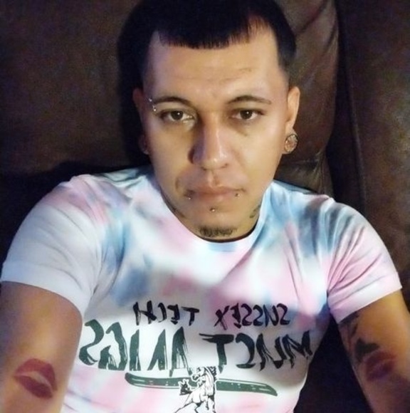 Profile Picture of Castillo Erik (@castilloerik) on Poshmark