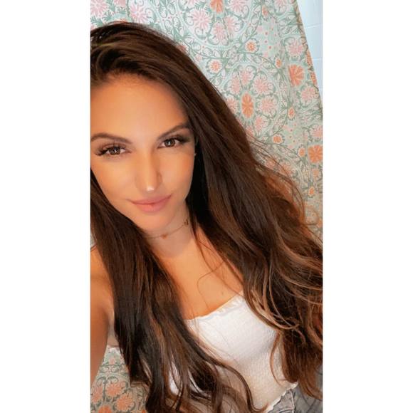 Profile Picture of Bianca Lanfranchi (@biancalxoxo) on Poshmark