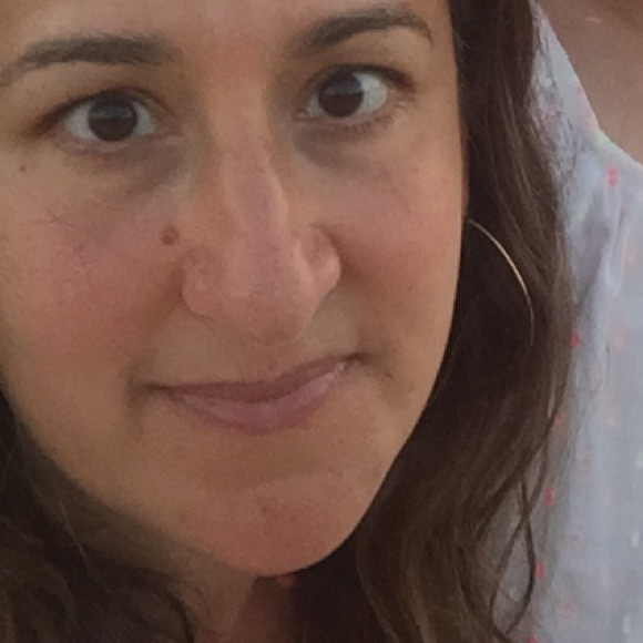 Profile Picture of Rebecca Schneider (@reb1973) on Poshmark