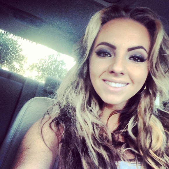 Profile Picture of Brittani Garcia (@brittani312) on Poshmark