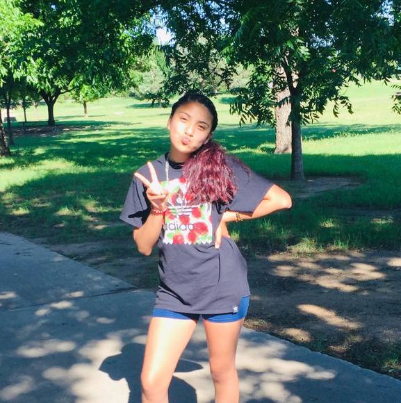 Profile Picture of Delaynee Pizano (@delayneepizano) on Poshmark