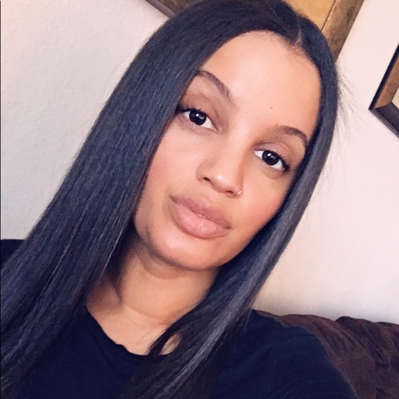 Profile Picture of Erika Ramsey (@elynn1690) on Poshmark