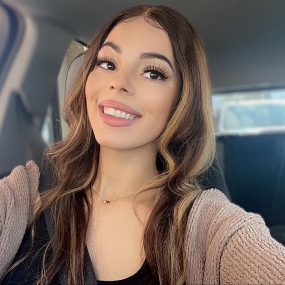 Profile Picture of Chrisy Tinney (@chrisytinney) on Poshmark