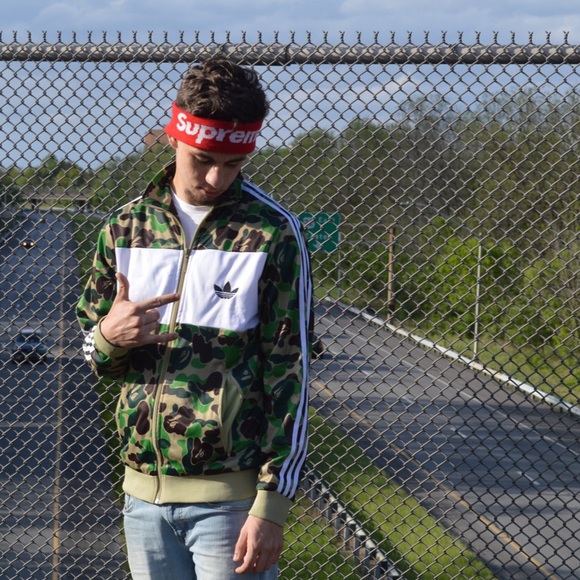 Profile Picture of Sam Hess (@sahes1015) on Poshmark