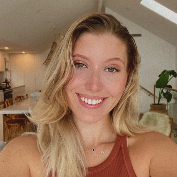 Profile Picture of Alexandra (@@alexandrahedge) on Tiktok