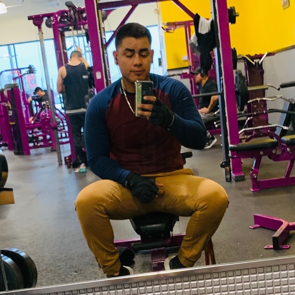 Profile Picture of Carlos Ibarra (@cp142087) on Poshmark