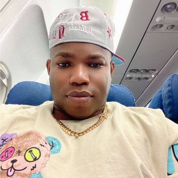 Israel Noel bayeux - Poshmark Profile Picture of Israel Noel bayeux (@israel2321) on Poshmark