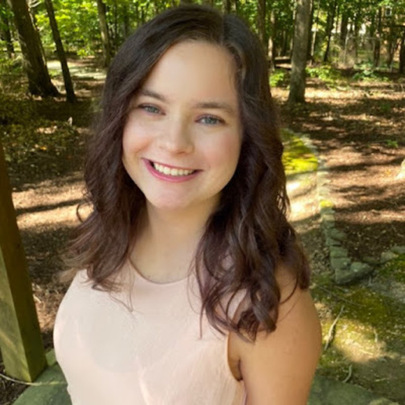 Emily Hrabovsky - Poshmark Profile Picture of Emily Hrabovsky (@ehrabovsky7) on Poshmark