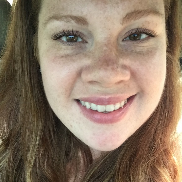 Profile Picture of Kimberly Post (@redrum417) on Poshmark