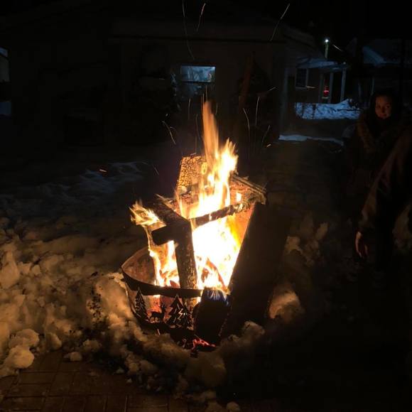 Profile Picture of Sarah Frizzell (@sarahfrizzell3) on Poshmark