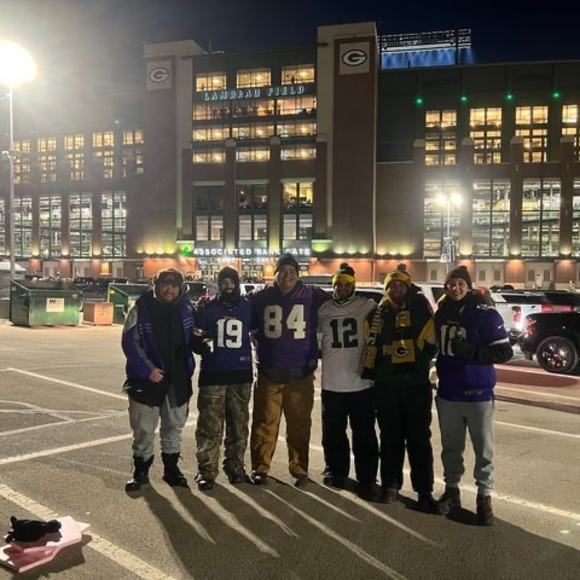 Profile Picture of Andrew Bregel (@andrewbregel) on Poshmark