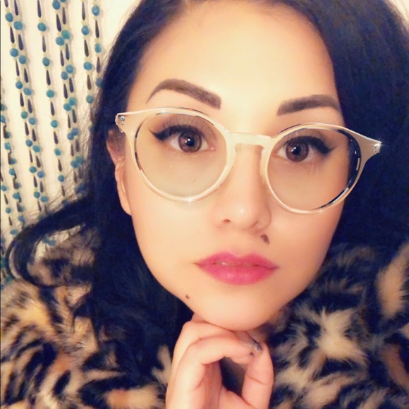 Profile Picture of Vanessa Alatorre (@mozzer199122) on Poshmark