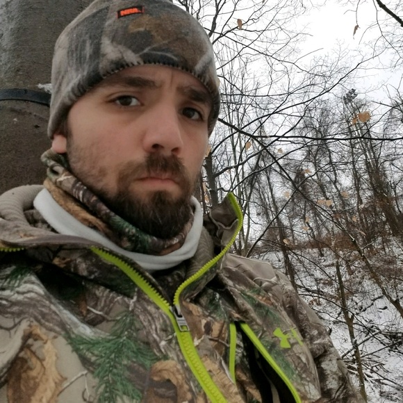 Profile Picture of Carl Beeson (@carlbeeson) on Poshmark