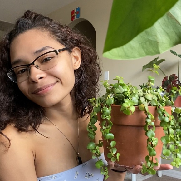 Profile Picture of Kim Shoman (@kimshoman) on Poshmark