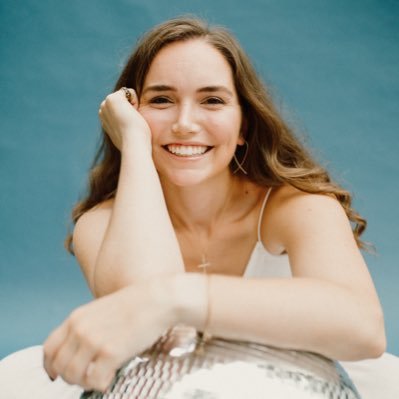 Profile Picture of Olivia McGrath (@ogmcgrath) on Twitter