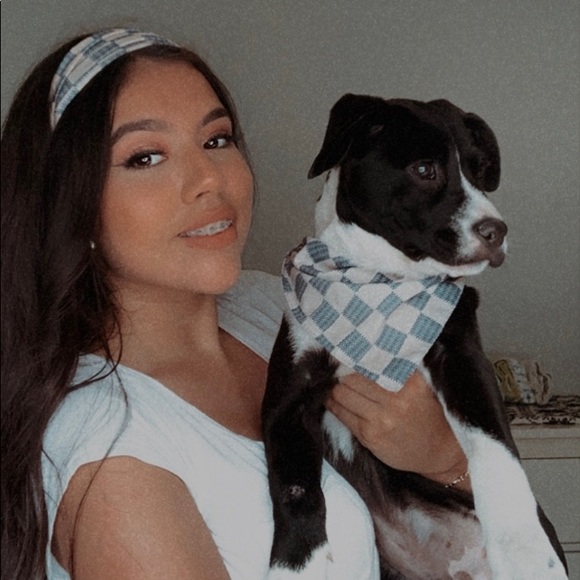 Profile Picture of Hannah Ramirez (@hannahramire442) on Poshmark