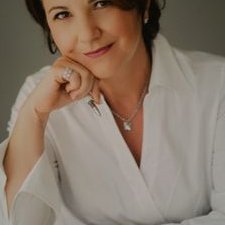 Profile Picture of Rose Anello (@AnelloRose) on Twitter