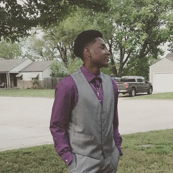 Profile Picture of Diontae James (@diontaejr500) on Poshmark