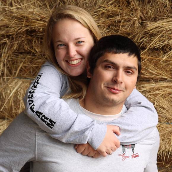 Profile Picture of Sara Fessner (@sarafessner) on Poshmark