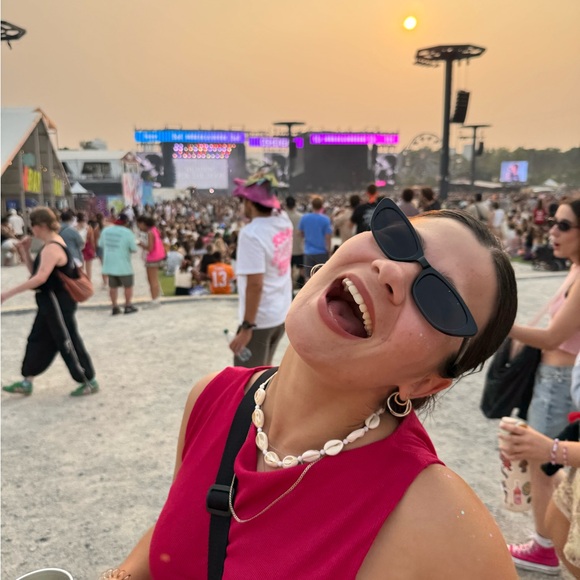 Profile Picture of Maria Lefter (@marialefter) on Poshmark