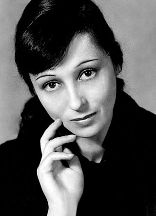 Profile Picture of Luise Raineron Wikipedia