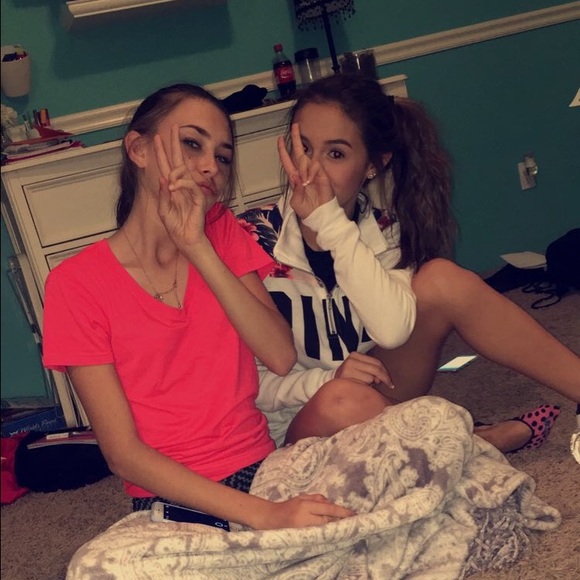 Profile Picture of Lainie Ermann (@lainie5144) on Poshmark