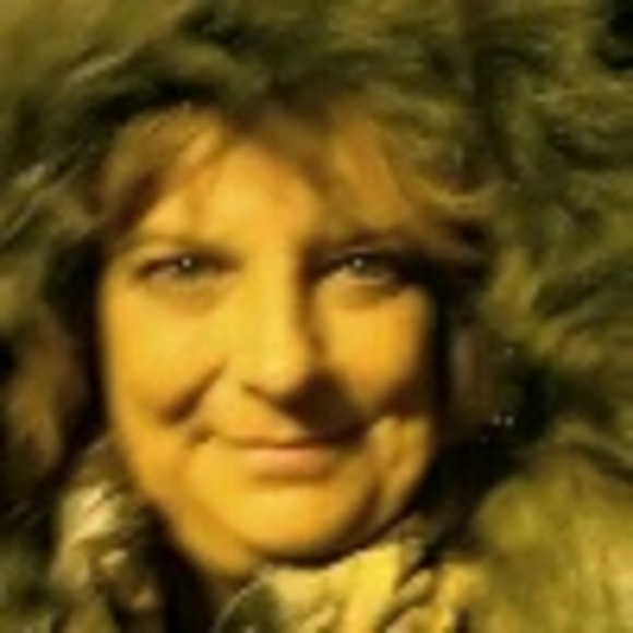 Profile Picture of Carlene Tackett (@carlenet) on Poshmark