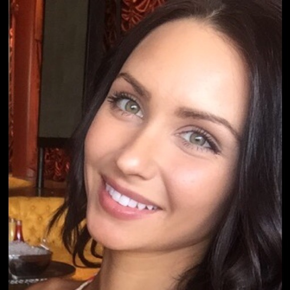 Profile Picture of Sarah Gabany (@sarriegee) on Poshmark