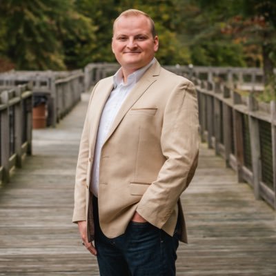 Profile Picture of Josh Holliday (@hollidj) on Twitter