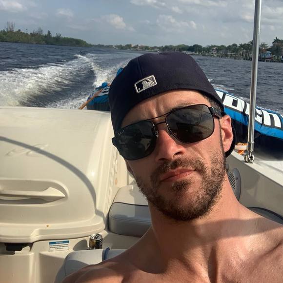 Profile Picture of Dean Caruselle (@deancarusellejr) on Poshmark