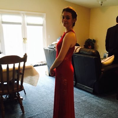 Profile Picture of Jess (@jessica_larcom) on Twitter