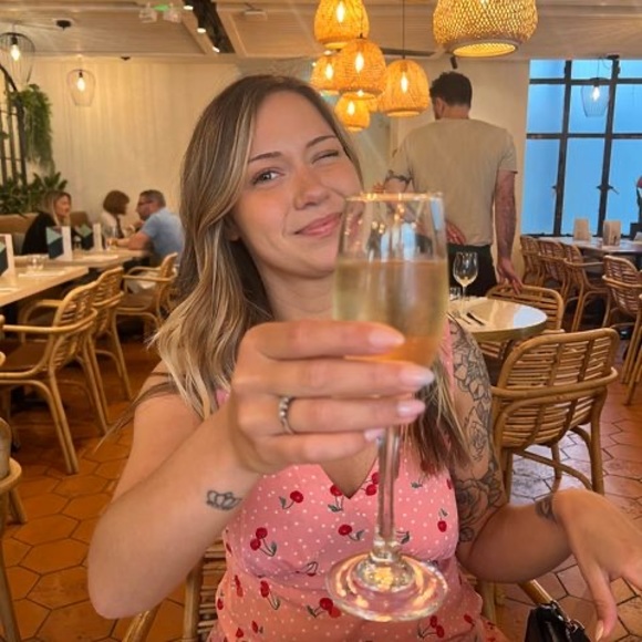 Profile Picture of Michaela Loan (@michaelaloan) on Poshmark