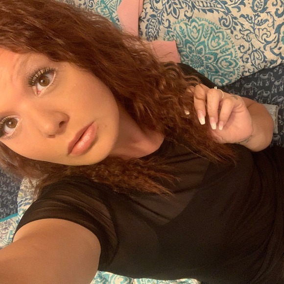 Profile Picture of Theresa Alsbrooks (@t_alsbrooks) on Poshmark