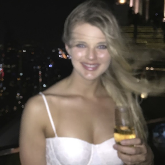 Profile Picture of Erin Broda (@erinjbro) on Poshmark