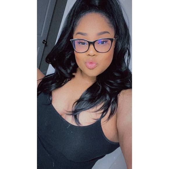 Profile Picture of Aishia Poole (@aishiap) on Poshmark