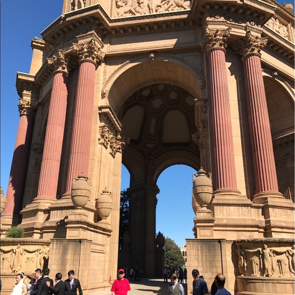 Profile Picture of Cht C (@chandt) on Poshmark