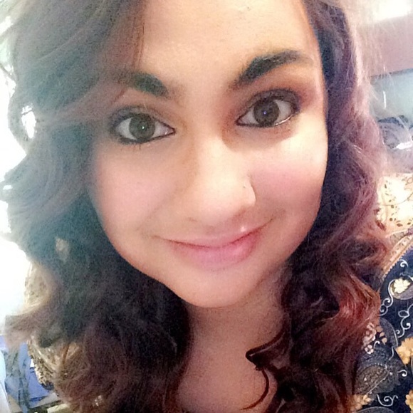 Profile Picture of Emmalynn Pittenridge (@empitt1992) on Poshmark