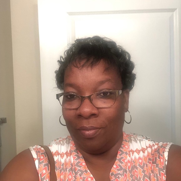 Profile Picture of Stephanie Stubbs (@sweetstep329) on Poshmark